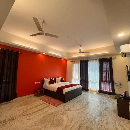 Hl Grand Hotel Lucknow Exteriör bild
